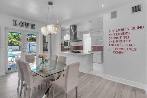Villa ou maison à louer à Miami Beach, Floride: 4 chambres, 252.97 m2 № 2085527 - photo 9