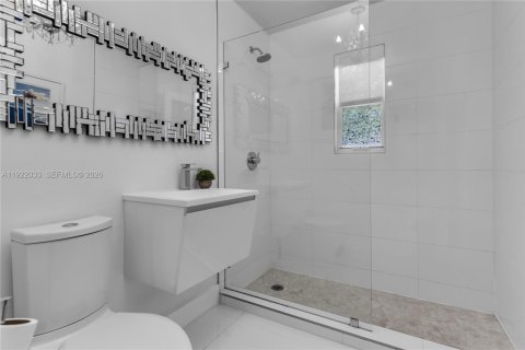Villa ou maison à louer à Miami Beach, Floride: 4 chambres, 252.97 m2 № 2085527 - photo 17