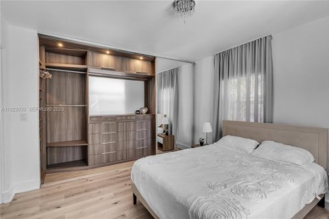 Villa ou maison à louer à Miami Beach, Floride: 4 chambres, 252.97 m2 № 2085527 - photo 19
