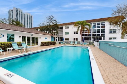 Купить кондоминиум в Лодердейл-бай-те-Си, Флорида 2 спальни, 92.9м2, № 1931980 - фото 16