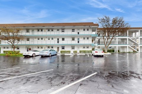 Купить кондоминиум в Лодердейл-бай-те-Си, Флорида 2 спальни, 92.9м2, № 1931980 - фото 1