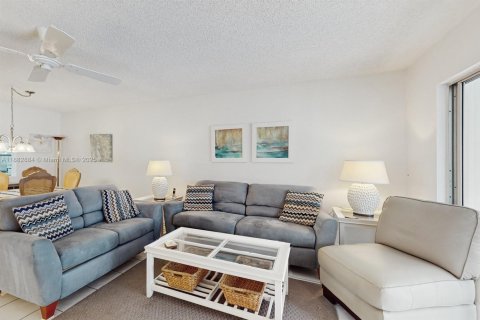 Купить кондоминиум в Лодердейл-бай-те-Си, Флорида 2 спальни, 92.9м2, № 1931980 - фото 4