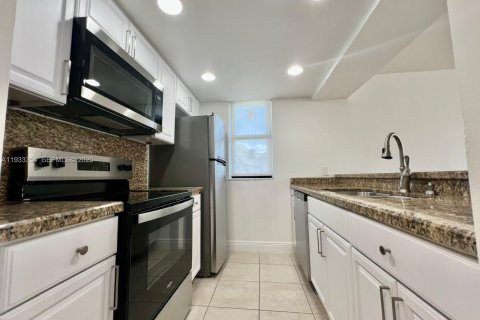 Apartamento en alquiler en Doral, Florida, 1 dormitorio, 65.96 m2 № 1992028 - foto 15