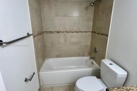 Apartamento en alquiler en Doral, Florida, 1 dormitorio, 65.96 m2 № 1992028 - foto 19