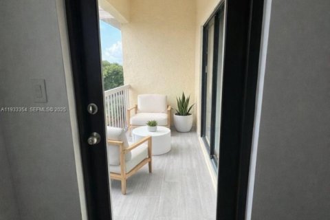Apartamento en alquiler en Doral, Florida, 1 dormitorio, 65.96 m2 № 1992028 - foto 7