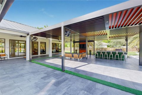 Casa en venta en Homestead, Florida, 5 dormitorios, 297.1 m2 № 2047175 - foto 8