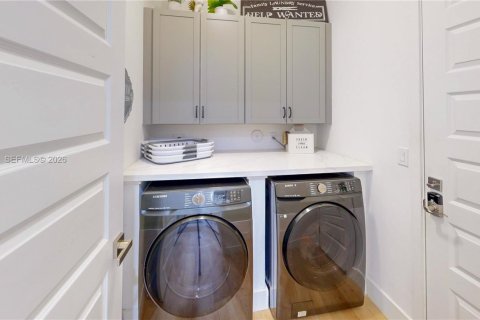 Casa en venta en Homestead, Florida, 5 dormitorios, 297.1 m2 № 2047175 - foto 28