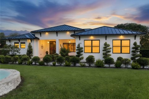 Casa en venta en Homestead, Florida, 5 dormitorios, 297.1 m2 № 2047175 - foto 2