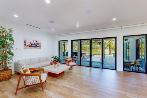 Casa en venta en Homestead, Florida, 5 dormitorios, 297.1 m2 № 2047175 - foto 11