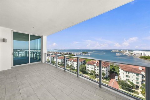 Copropriété à vendre à Tampa, Floride: 4 chambres, 247.68 m2 № 2420366 - photo 7