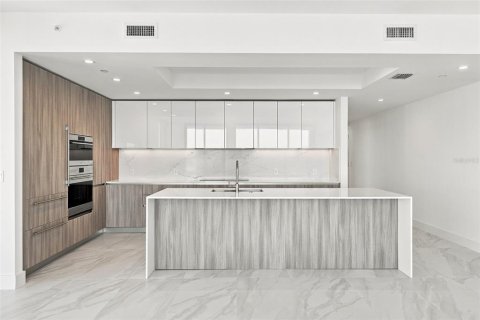 Copropriété à vendre à Tampa, Floride: 4 chambres, 247.68 m2 № 2420366 - photo 13