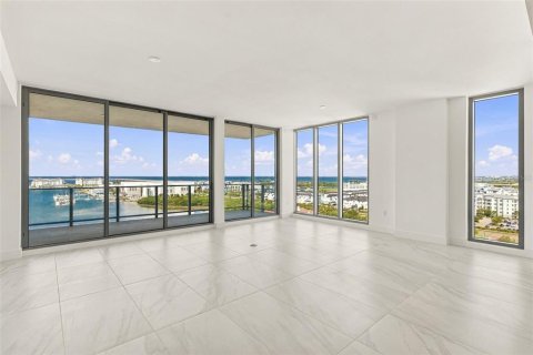 Copropriété à vendre à Tampa, Floride: 4 chambres, 247.68 m2 № 2420366 - photo 4
