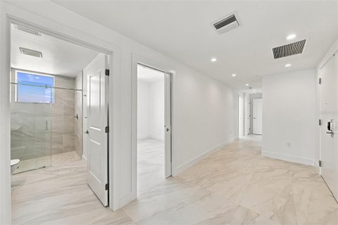 Copropriété à vendre à Tampa, Floride: 4 chambres, 247.68 m2 № 2420366 - photo 24