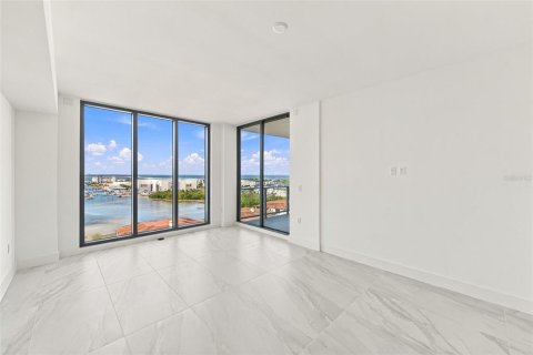 Copropriété à vendre à Tampa, Floride: 4 chambres, 247.68 m2 № 2420366 - photo 19