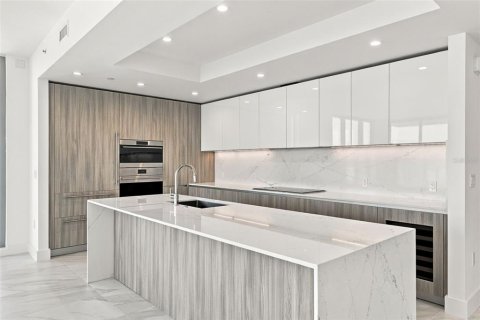 Copropriété à vendre à Tampa, Floride: 4 chambres, 247.68 m2 № 2420366 - photo 14