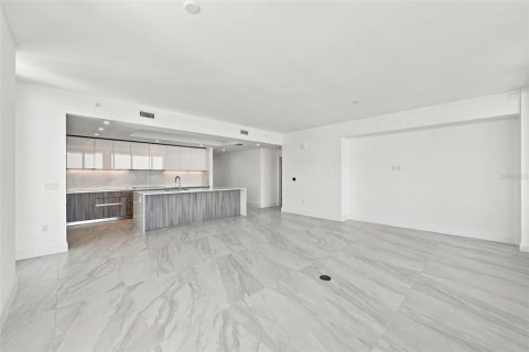 Copropriété à vendre à Tampa, Floride: 4 chambres, 247.68 m2 № 2420366 - photo 9