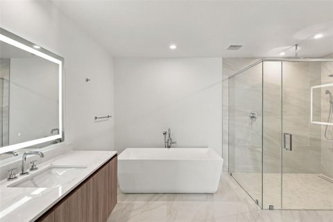 Copropriété à vendre à Tampa, Floride: 4 chambres, 247.68 m2 № 2420366 - photo 22