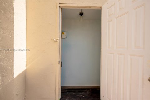 Купить таунхаус в Хайалиа, Флорида 2 спальни, 92.07м2, № 1695831 - фото 30