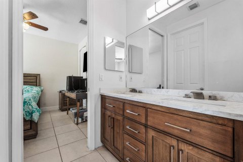 Villa ou maison à vendre à Lake Worth, Floride: 5 chambres, 286.14 m2 № 2431324 - photo 29