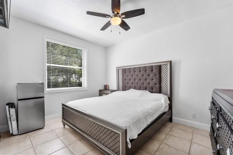 Villa ou maison à vendre à Lake Worth, Floride: 5 chambres, 286.14 m2 № 2431324 - photo 25