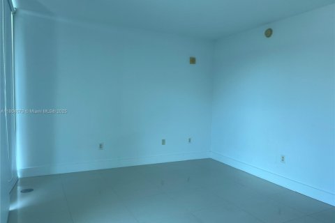 Condominio en venta en Aventura, Florida, 1 dormitorio, 112.78 m2 № 2035426 - foto 11