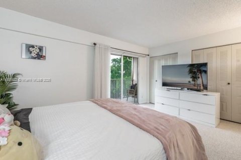 Copropriété à louer à Pembroke Pines, Floride: 1 chambre, 75.34 m2 № 2169587 - photo 13