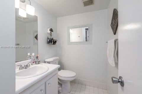 Copropriété à louer à Pembroke Pines, Floride: 1 chambre, 75.34 m2 № 2169587 - photo 12