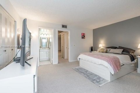 Copropriété à louer à Pembroke Pines, Floride: 1 chambre, 75.34 m2 № 2169587 - photo 11