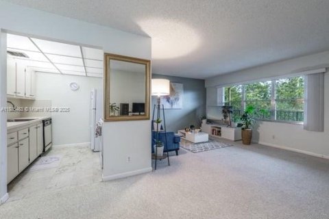 Copropriété à louer à Pembroke Pines, Floride: 1 chambre, 75.34 m2 № 2169587 - photo 3
