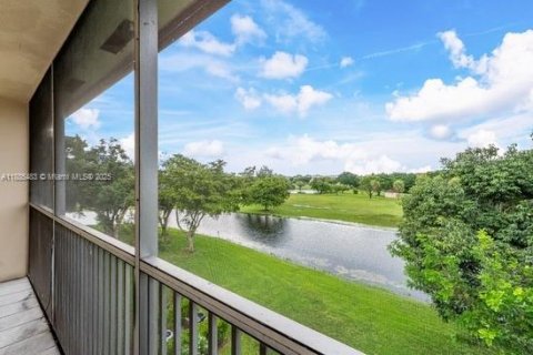 Copropriété à louer à Pembroke Pines, Floride: 1 chambre, 75.34 m2 № 2169587 - photo 18