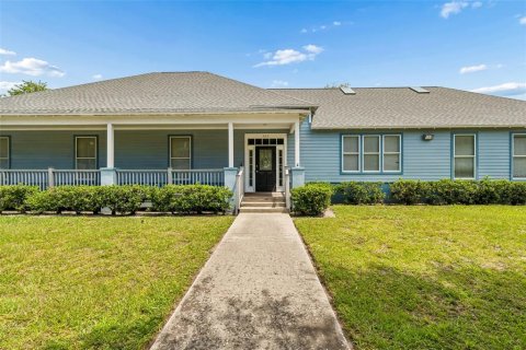 Commercial property in Tampa, Florida 335.84 sq.m. № 2212035 - photo 2