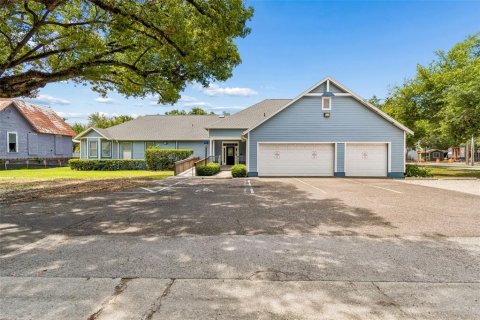 Commercial property in Tampa, Florida 335.84 sq.m. № 2212035 - photo 8