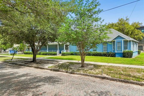 Propiedad comercial en Tampa, Florida 335.84 m2 № 2212035
