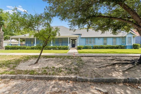 Commercial property in Tampa, Florida 335.84 sq.m. № 2212035 - photo 5
