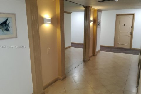 Condominio en alquiler en Hollywood, Florida, 1 dormitorio, 81.2 m2 № 1958954 - foto 20