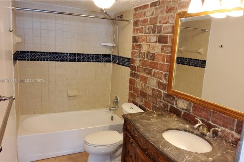 Condominio en alquiler en Hollywood, Florida, 1 dormitorio, 81.2 m2 № 1958954 - foto 5
