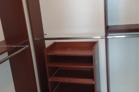 Condominio en alquiler en Hollywood, Florida, 1 dormitorio, 81.2 m2 № 1958954 - foto 10