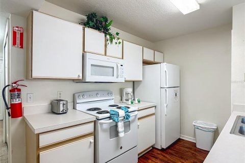 Condo in Kissimmee, Florida, 3 bedrooms  № 1813450 - photo 12
