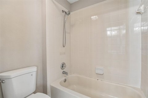 Casa en venta en Orlando, Florida, 5 dormitorios, 262.91 m2 № 2361266 - foto 17