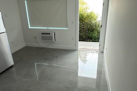 Apartment in Miami Beach, Florida 1 bedroom, 812.52 sq.m. № 2153707 - photo 4