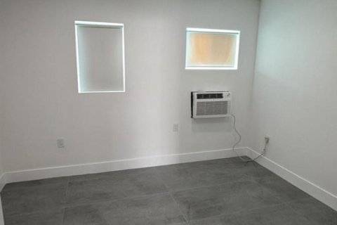 Apartment in Miami Beach, Florida 1 bedroom, 812.52 sq.m. № 2153707 - photo 2