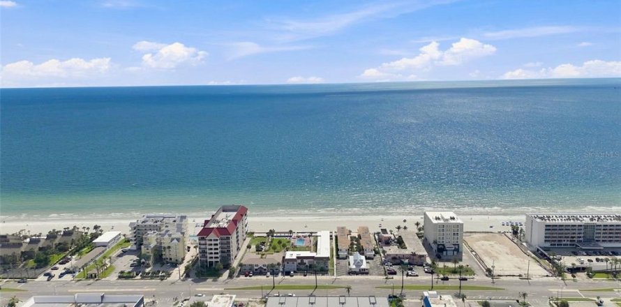 Condo à North Redington Beach, Floride, 2 chambres  № 2376862