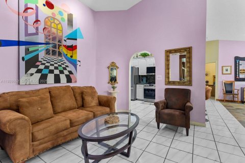 House in Cooper City, Florida 3 bedrooms, 148.18 sq.m. № 1987091 - photo 7