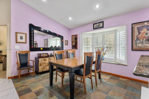 House in Cooper City, Florida 3 bedrooms, 148.18 sq.m. № 1987091 - photo 23