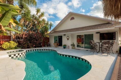 House in Cooper City, Florida 3 bedrooms, 148.18 sq.m. № 1987091 - photo 4