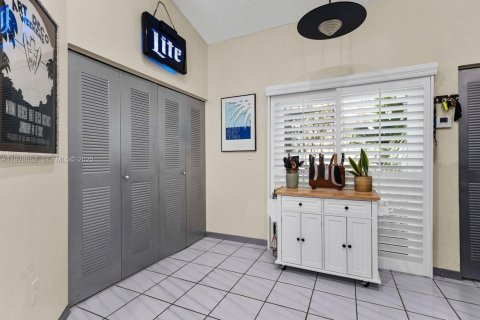 House in Cooper City, Florida 3 bedrooms, 148.18 sq.m. № 1987091 - photo 19