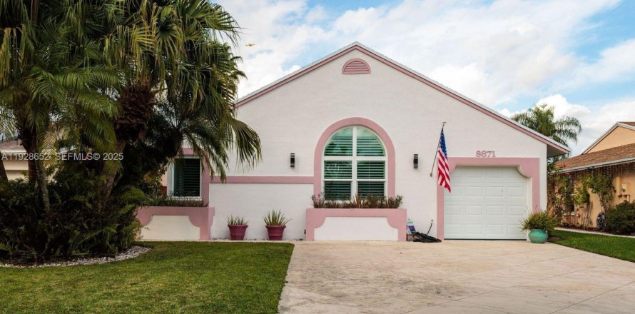 House in Cooper City, Florida 3 bedrooms, 148.18 sq.m. № 1987091