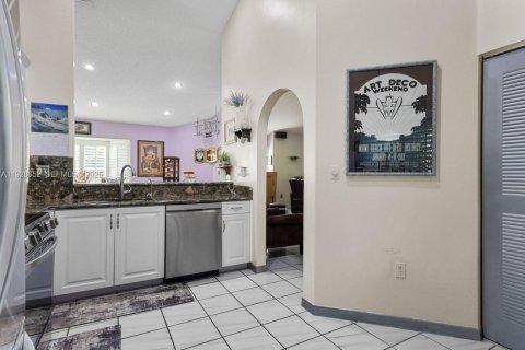 House in Cooper City, Florida 3 bedrooms, 148.18 sq.m. № 1987091 - photo 17