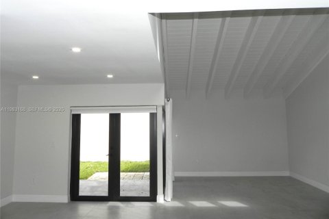 Снять в аренду виллу или дом в Майами, Флорида 3 спальни, 129.69м2, № 2050804 - фото 7