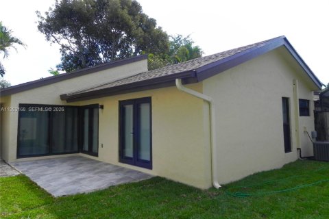 Снять в аренду виллу или дом в Майами, Флорида 3 спальни, 129.69м2, № 2050804 - фото 21